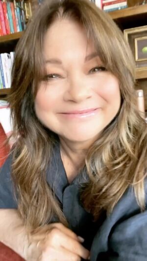 Valerie Bertinelli Instagram - Who would like a mini tour of 5150? If that’s you, and you like great food, tune in to Valerie’s Home Cooking tomorrow 11:30a!@FoodNetwork