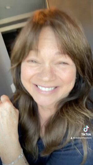 Valerie Bertinelli Instagram - No shame! No judgments.
But let’s talk about it shall we? 
🤍🙏🏻🥰