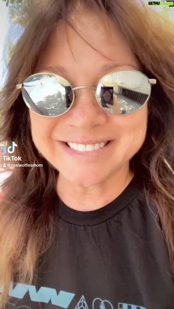 Valerie Bertinelli Instagram - ✌🏻🤍 #dryjuly #pilates @graceanatomypilates @mylastbite