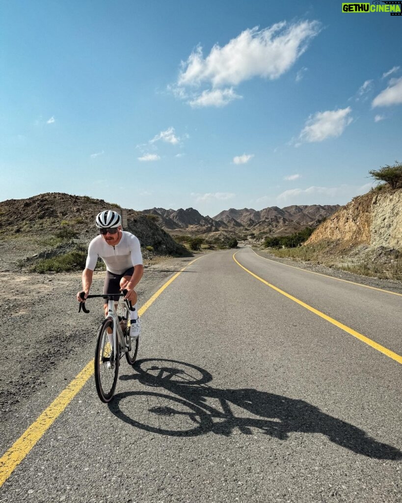 Valtteri Bottas Instagram - Last two days 🚴🏼‍♀️🚴🏼‍♂️ #VB77 #Hatta @canyon @sramroad 📷 @tiffanycromwell & me