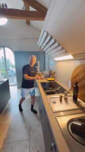 Valtteri Bottas Instagram - Part time breakfast man 🍳 Sorry for the mess my love 🎥 @tiffanycromwell
