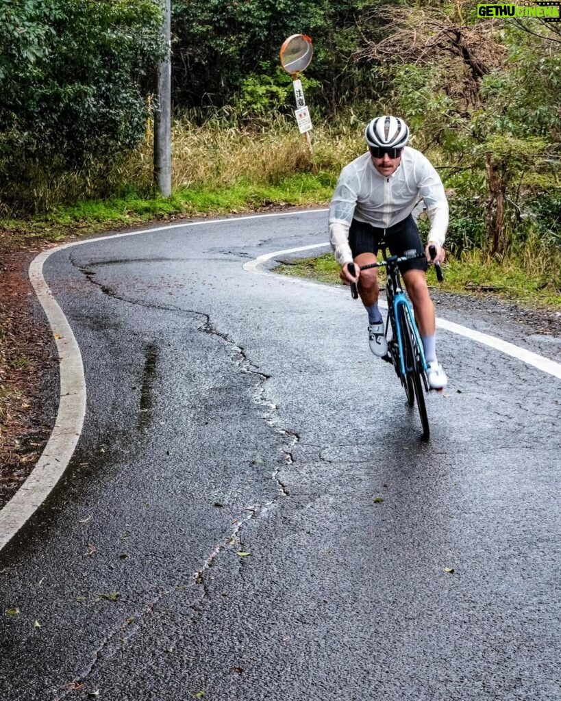 Valtteri Bottas Instagram - Monday 🦆 #VB77 @canyon @sramroad 📷 @southgate1979 & me