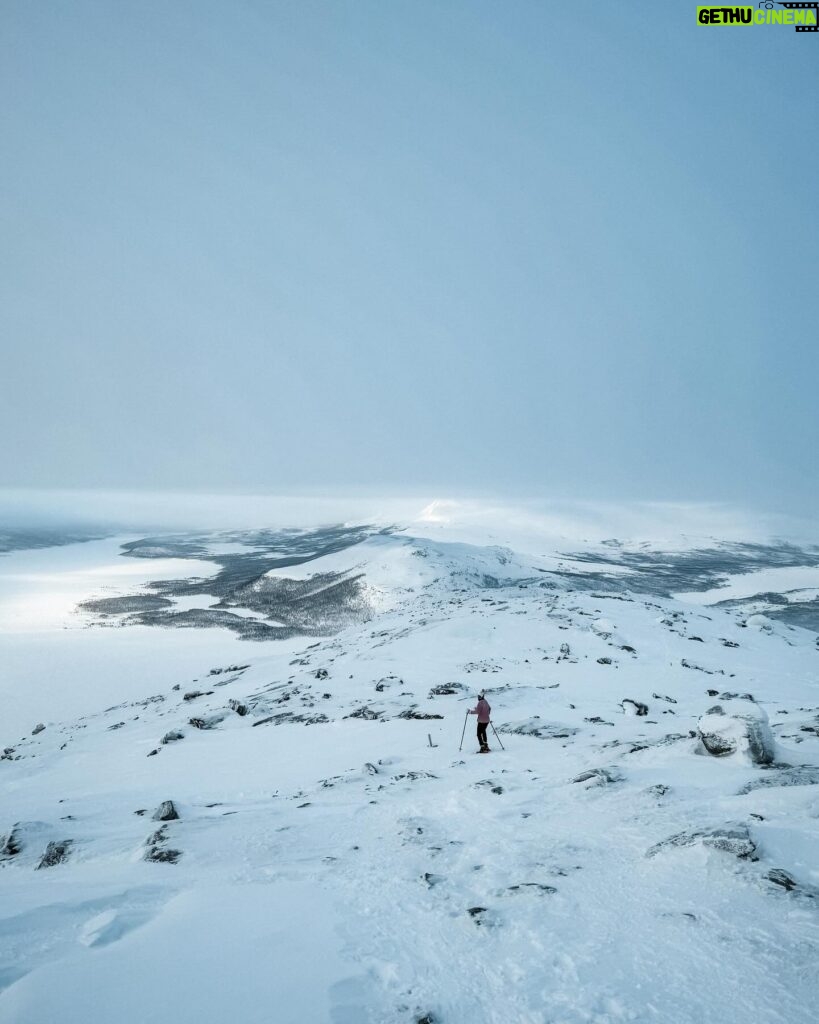 Valtteri Bottas Instagram - Up and Down 🏔️ #VB77 #Saana #Kilpisjärvi #Snowshoe 📷’s me and @tiffanycromwell