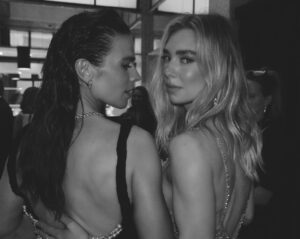 Vanessa Kirby Instagram - And the love for these guys… insane. Happiest days with these sisters. Totally in awe of what you’ve done in this movie @wellhayley @officialrebeccaferguson @pom.klementieff (And you as ever our beautiful @chrishyhodell) 🤍