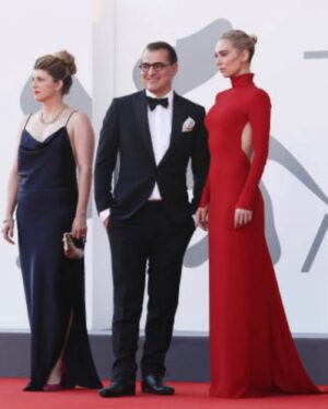 Vanessa Kirby Instagram - Completely overwhelmed to present our little movie for the first time last night. Thank you so much @labiennale and thank you to @maisonvalentino @missjobaker @halleybrisker @bronstudios