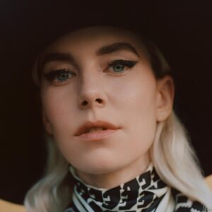 Vanessa Kirby Instagram - @gucci @alessandro_michele 

#GucciWinterinthePark #GucciJackie1961 #GucciBeloved