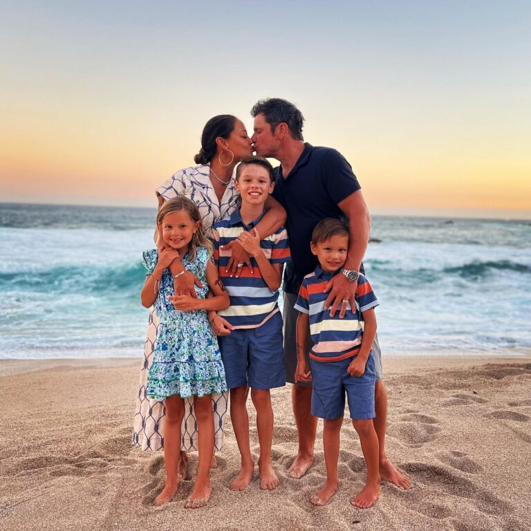 Vanessa Lachey Instagram - Te Amo! Taking much needed family time this Summer! Gracias Cabo for the memories! Now on to the next stop. #LacheyPartyOf5