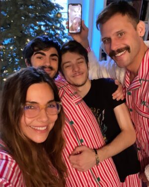 Vanessa Marcil Instagram - Happy Holidays 🦋 on #facetime with our daughter and Kassius’ grandmother this year #staysafeandontherightsideofhistory #LoveWillAlwaysWin #ImWithYouALL