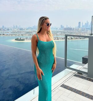 Vanessa Mariposa Instagram - Cloud 22 ☁️ wie findet ihr die Aussicht? 💫
 
@cloud22dubai x @atlantistheroyal 
anzeige 
______
#vanessamariposa #cloud22 #cloud22dubai #atlantistheroyal #rooftopview #dubai