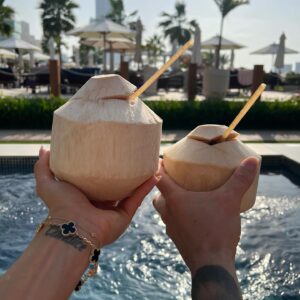 Vanessa Mariposa Instagram - Spent this sunny day @azurebeachdubai 🥥✨🌴

anzeige 
_______
#vanessamariposa #vanessamariposafitness #dubaibeach #dubaibeachclub #rixosjbrdubai #beachclubs #azurebeachdubai #jbrbeach