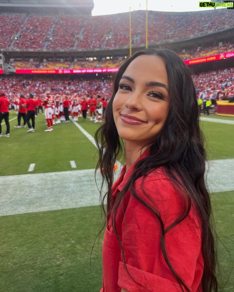 Vanessa Merrell Instagram - CHIEFS ARE SUPER BOWL BOUND (AGAIN)!! LET’S GO!!🏈❤️💛 #chiefskingdom #chiefs #superbowl