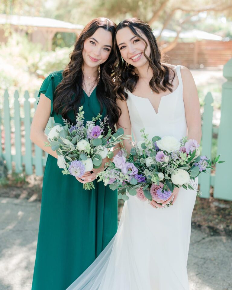 Vanessa Merrell Instagram - Twin, little sister, best friend, and Maid of Honor reporting for duty🌿🤍