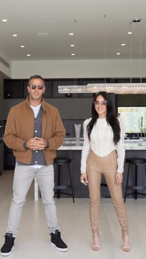 Vanessa Villela Instagram - It is with immense pride and great excitement to introduce to you my NEW LISTING and that I’m Back @theagencyre ✨😊✨

9945 Beverly Grove Dr. 

Joining forces with Santiago and co listing with him is a dream come true. 
Santiago arrived 20 years ago into this country with nothing, and is now one of the Top Agents in the country,  it’s a pleasure to work alongside another Latino He is a testament to the power of hard work, dedication and belief. 

Latino Power!! @santiagoarana 
@theagencyre ✨✨✨

Video By @openhousefoto