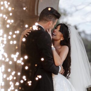 Vanessa Villela Instagram - Walking into our first dance was one of the most magical  moments of the wedding 👰🏻‍♀️🤵🏻‍♂️🥰❤️ I had tingles all over my body, I literally went to the moon and back🌙💫my prince, my husband, my best friend @tomfraud 😍Forever Te Amo!!! ❤️🦋❣️🦋❤️🦋❣️❤️🦋❣️

@Brides Exclusive

Wedding Dream Team🤩

Wedding designer and planner @ladee_designs 
Flowers @nancylobodesigns 
Dress  @galialahav 
Veil @forlovebridal 
Styling @genaromaldo 
Jewlery by @justdesi 
Makeup @pepegutierrezoficial 
Hair @elieraadelia 
Crown @mariaelenaheadpieces 
Tuxedo by @zegliobeverlyhills 
Venue @fairmontgranddelmar