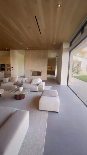 Vanessa Villela Instagram - Real Estate Day 🏠 💫🤩 one of my favorites on the market right now
Check out this dream home located in Brentwood  in Los Angeles, California, 😍
DM me for more details and information.

Día de Bienes Raíces🏠 💫🤩
Una de mis propiedades favoritas ubicada en Brentwood en Los Ángeles, California! 😍
Contáctame para más detalles e información.

Listed by @santiagoarana @zacomstane
#realestate #luxury #interiordesign #luxuryrealestate