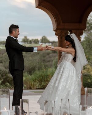 Vanessa Villela Instagram - Walking into our first dance was one of the most magical  moments of the wedding 👰🏻‍♀️🤵🏻‍♂️🥰❤️ I had tingles all over my body, I literally went to the moon and back🌙💫my prince, my husband, my best friend @tomfraud 😍Forever Te Amo!!! ❤️🦋❣️🦋❤️🦋❣️❤️🦋❣️

@Brides Exclusive

Wedding Dream Team🤩

Wedding designer and planner @ladee_designs 
Flowers @nancylobodesigns 
Dress  @galialahav 
Veil @forlovebridal 
Styling @genaromaldo 
Jewlery by @justdesi 
Makeup @pepegutierrezoficial 
Hair @elieraadelia 
Crown @mariaelenaheadpieces 
Tuxedo by @zegliobeverlyhills 
Venue @fairmontgranddelmar