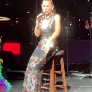 Vanessa Williams Instagram - A time was had on last week’s VACAYA cruise of the Caribbean. Several celebrities including Alan Cumming, Daya, La Voix, and Vanessa Williams were aboard the ship and performed for passengers during the week-long journey.

After an experience @vanessawilliamsofficial never had before, the singer talked to Out’s editor-in-chief, @dnlreynolds, about her surprise performance of “Kiss of the Spider Woman,” gearing up to play Miranda Priestly in ‘The Devil Wears Prada’ musical, and the progressive upbringing that shaped her to be a fierce LGBTQ  ally. “It’s just standing up and showing your solidarity over and over and over again,” she says.

Read the full story and watch her chilling performance at Out’s #linkinbio.

📸: VACAYA/Gabriel Goldberg @ HollywoodBruisers

#gaycruise #gaycruising #myvacay #cruise #vanessawilliams #thedevilwearsprada #musical #kissofthespiderwoman #broadway #chitarivera #interview #lgbtq #vacation