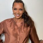 Vanessa Williams Instagram – Makeup @deney_adam  Thanks Deney for my gorgeous glam this morning ☀️💋
・・・
These legs were on @thetodayshow @vanessawilliamsofficial check out her new single OUT NOW! #makeup #music #icon  Pants @eduardolucerola  Blouse @josephfashion