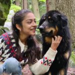 Varsha Bollamma Instagram - A kutty love story 🥹🩵🐶 . . #throwback