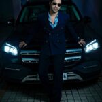Varun Dhawan Instagram - See you down the road @versace @the.vainglorious