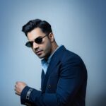 Varun Dhawan Instagram - See you down the road @versace @the.vainglorious