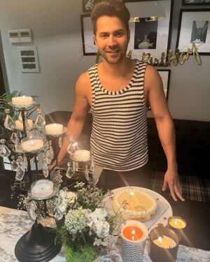 Varun Dhawan Instagram - Growing, learning and yet trying to stay the same thank u for all the wonderful wishes and love. 
P.s - I ate very lil bit of that cake since I start a new movie 🎥 very soon so very excited about that !!!!