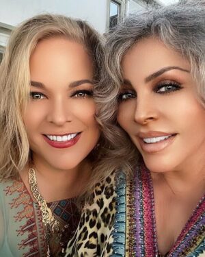Verónica Castro Instagram - Felíz Cumple @lmelosada  LILIANA Querida gracias 🙏