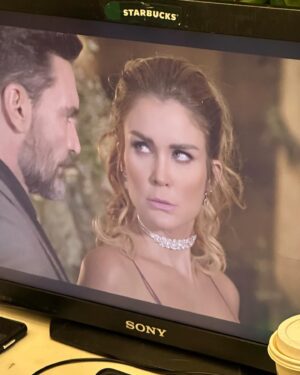 Verónica Montes Instagram - Esto se pone cada vez mejor! 🐍 ¿Te está gustando? 
.
.
.

#elmaleficio #veronicamontes #mexico