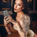 Vera Bambi Instagram - I have a new photo set and it’s gorgeous! A bodysuit just might be my favourite thing to wear. 🧡 Ok so, some fun for us to chat about in the comments. I’ll be reading the next time I have a moment to relax with my phone. Tell me, what is your favourite way to unwind at the end of the day? By the way, It’s me who handles all my own social media. Nobody else is doing this on my behalf. It’s all Vera over here. Even back when I had an assistant, I still managed my own social media. I love to connect with you! I don’t have an assistant anymore, though I do plan to hire someone when I move to California. When I do, it will still be me responding to your comments. 🧡