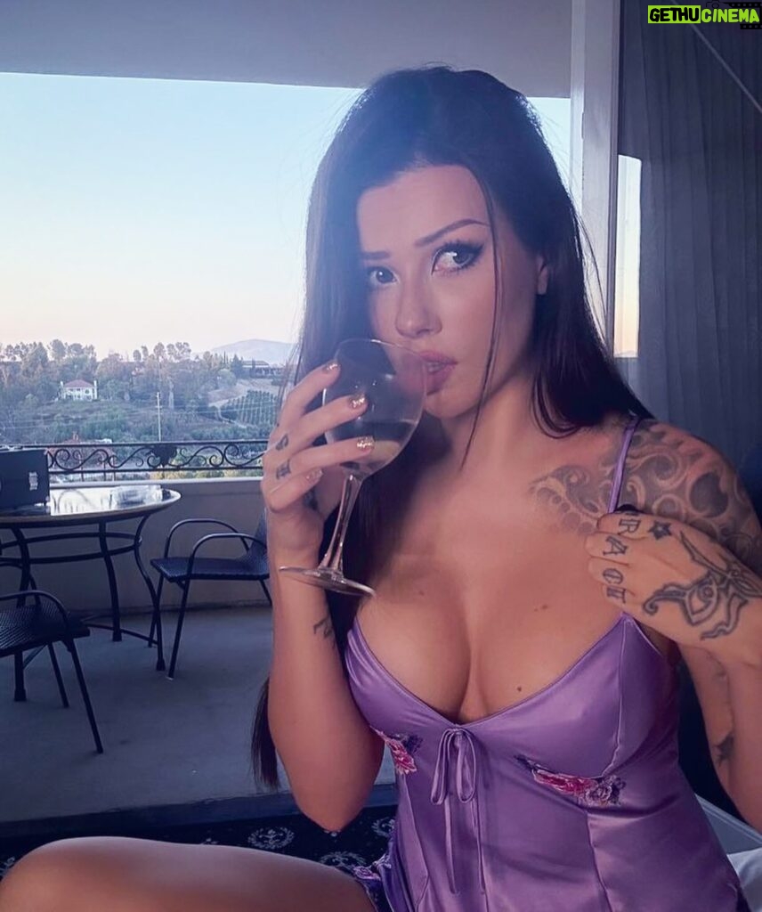 Vera Bambi Instagram - I was just 1 month alcohol free when these photos were taken, drinking water at a winery. Now I’m close to 8 months sober. Although I wasn’t an alcoholic, removing that toxin from my life is something I’m really proud of. I’ve experienced so much mental clarity and it’s easier to put on muscle. Also, I wake up healthy and happy on Sunday morning instead of hungover or headachy. That’s been GREAT! 😅 This wasn’t easy to do and I’ve truly had to come face to face with myself on this journey. Drinking is so incredibly normalized. The alcohol menu at restaurants is longer than the food menu, people offer you a drink at every gathering, I have always liked the taste of an Irish coffee, mimosas used to be my getaway obsession and sometimes life just puts you in a place where a drink would really take the edge off. I never understood the impact it was having on my body and brain until I stumbled on some research while trying to improve my memory. Yes, stumbled. I never thought of it as something bad, especially since I would only drink during dinner dates or Saturday night streams. Far as I previously understood, it had health benefits. My biggest discovery was how much alcohol destroys your ability to cope. I would often say “man this week was rough, I’m gunna have a little drink drink”. I never had a lot, just enough to give myself a mental break. Instead of facing the music, I was volunteering myself for a dose of brain damage. Not good. My reading wasn’t the first thing that made me stop. In 2023 I witnessed the loss of multiple lives and attended multiple funerals due to substance abuse. Both alcohol and drugs, I don’t want to get into it, it’s a sad place to go. But the news coming at me shook me to my core. I know I’ve posted about my not drinking a lot, I plan to continue posting about it because it’s something I feel strongly about. My hope is that this message can reach someone who needs it, or even to simply notify someone like myself who doesn’t realize just how damaging it is. I encourage you to read about alcohol and brain damage. Knowing what you’re putting into your body and taking it very seriously. Wishing you luck, love and a beautiful life 💋