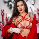 Vera Bambi Instagram – Santa Baby! I really went in on the decor this year and I’m so pleased with myself. Family and friends had so many kind things to say. I just adore decorating.
.
🔗 bio
.
@pompiliophotography