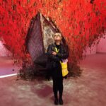 Vera Holtz Instagram - "Chaves abrem portas... Barcos transportam pessoas e o tempo". Chiharu Shiota, Pavilhão do Japão da Biennale di Venezia.