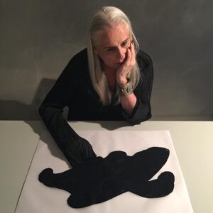 Vera Holtz Instagram - Zaha Hadid artista/arquiteta única .
Minha admiração .