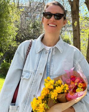 Vicky Kaya Instagram - 💐 #ootd #mondaymood #flowers