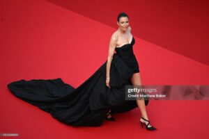 Vicky Kaya Instagram - 💃🏼❤️💋 #NespressoCannes #SunmerWithNespresso
