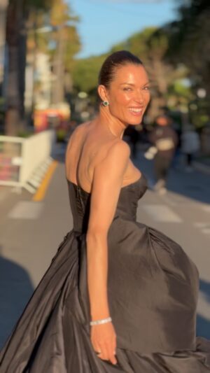 Vicky Kaya Instagram - Bonsoir Cannes! 🤩 #Nespresso #NespressoCannes #SunmerWithNespresso