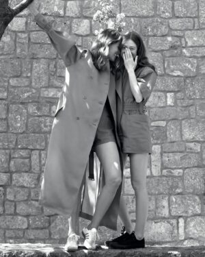 Vicky Kaya Instagram - 🎬 Did you spot us having fun with @sofiakokkali on the pages of the May issue of @marieclairegreece? It was a pure blast, thank you!!! 🙏🏻🤩🫶🏼❤️ #marieclaire #polydroso