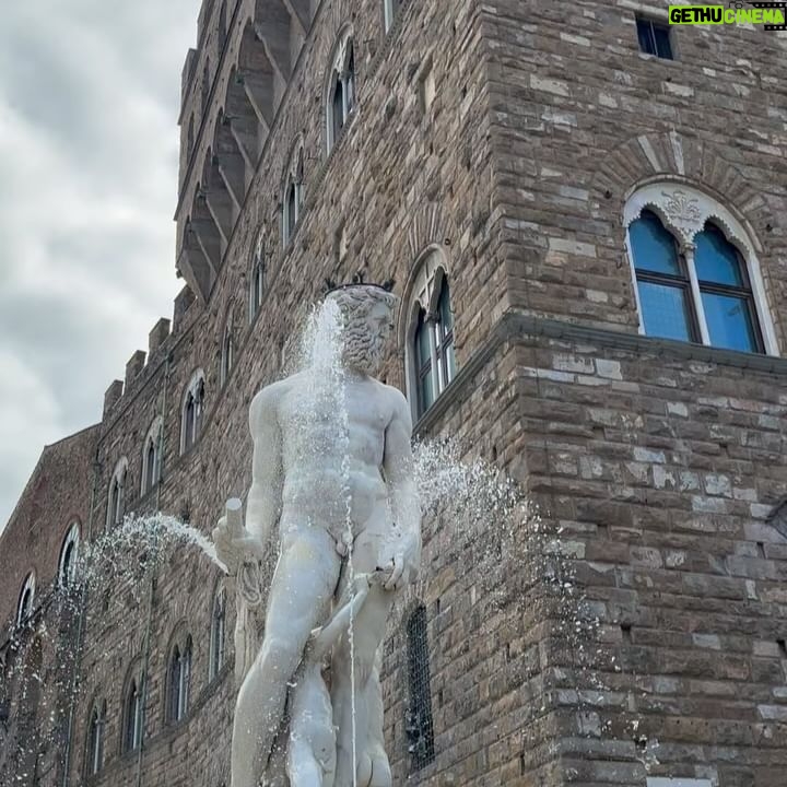 Vicky Martín Berrocal Instagram - Primera parada Florencia🤍