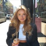 Victoria Mehault Instagram - Une journée recap à Londres avec nous 🙋🏼‍♀️ Je vous souhaite a tous et toutes d'avoir des amies aussi géniales que les miennes 🥲 Je vous ai laissé le son sur les vidéos de la fin pour votre grand bonheur 😂🫶🏼