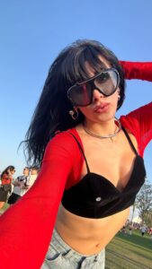 Victoria Volkova Instagram - Outfit para Coachella día 01 🧚🏼❤️ mi look lo hice inspirándome en mis Campus 00s de @adidasmx