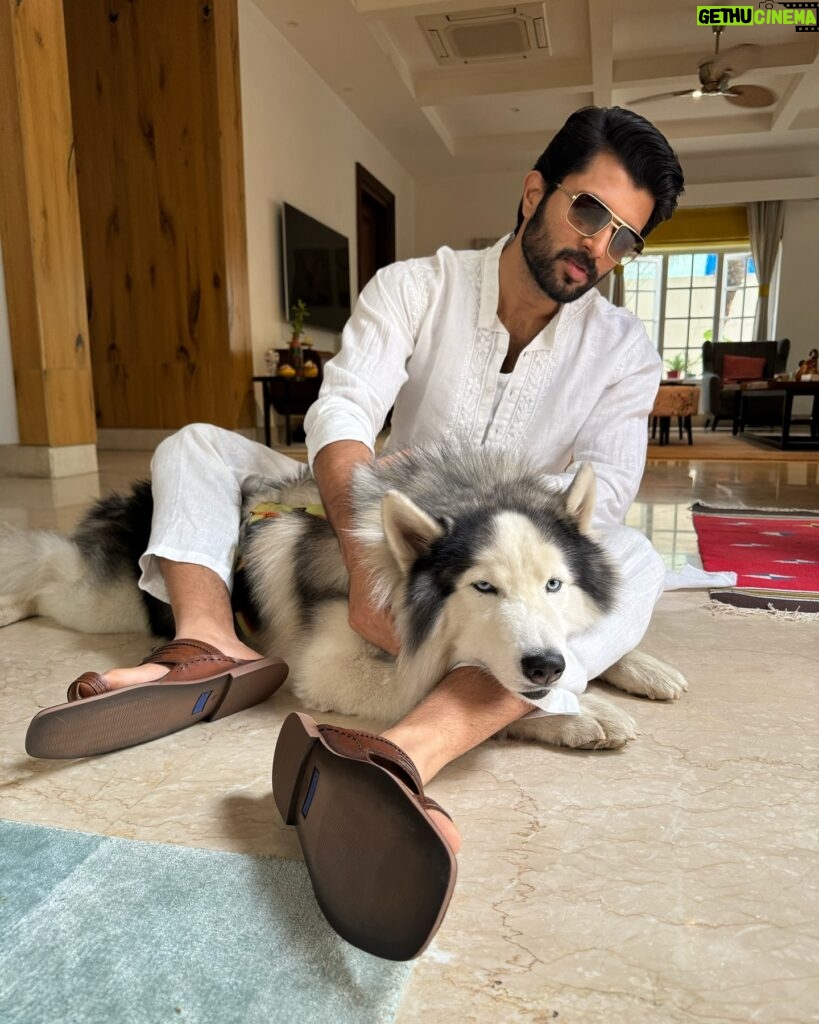 Vijay Deverakonda Instagram - We dressed in white for Happy Holiii :)
