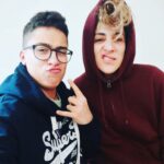 Vishka Asayesh Instagram - اینم وقتی‌که میخوای پا به پای پسرت بیای و باحال باشی و بهش اجازه میدی یه تیپی برات بسازه 🙈 شدم فرناز نهنگ عنبر 🤣🤣 قشنگ شدم نه؟😜
