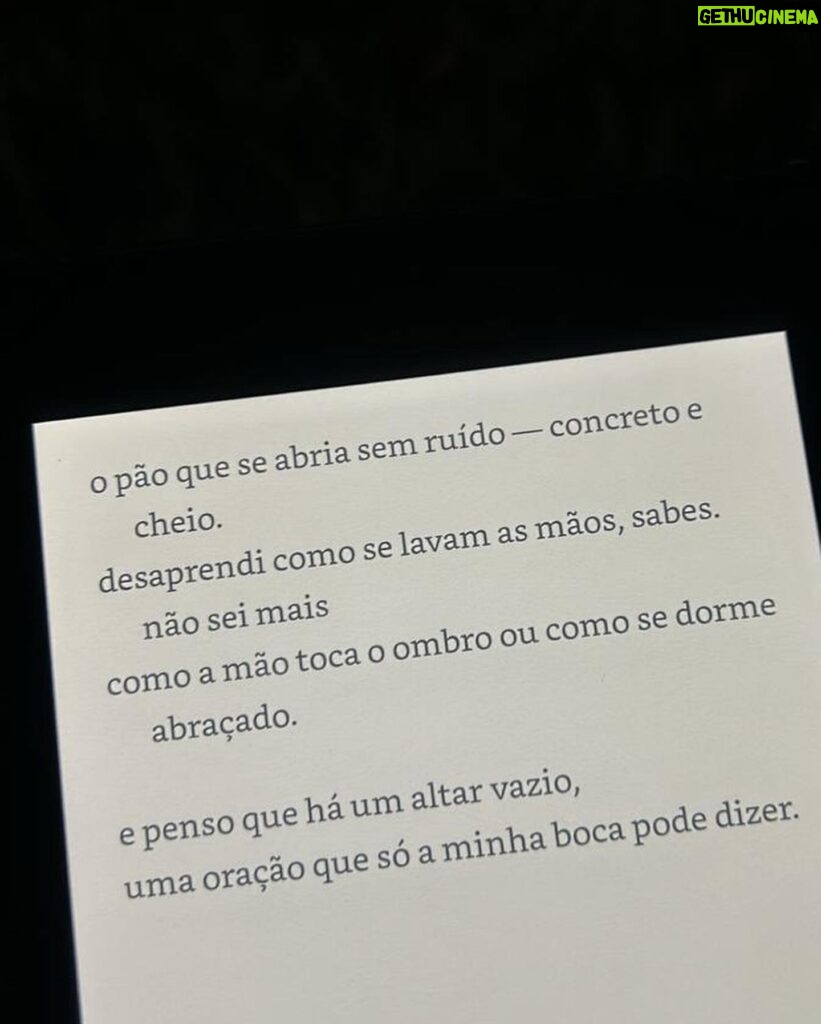 Vitória Falcão Instagram - na alquimia das relações, qual a medida do silêncio?