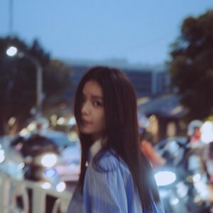 Vivian Sung Instagram - Love   Day ‘ ♡

吃到好吃的很快樂
看到有趣的很快樂
被愛人愛著很快樂

除了脖子有點落枕之外
都蠻快樂的