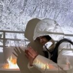 Vivian Sung Instagram - 全世界都在滑雪，我只能在家取暖 🙃