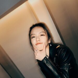 Vivian Sung Instagram - Fighting 화이팅 ✨❤️‍🔥🧚🏻‍♂️