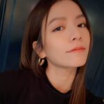 Vivian Sung Instagram - 躺了兩天養病，今天終於能水水的上班了✨🧚🏻‍♂️💕