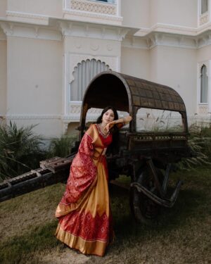 Vrushika Mehta Instagram - Salona sa sajan hai aur mein hoon
#picoftheday #intagood #photooftheday #vrushikamehta