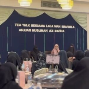 Wan Sharmila Instagram - If you are grateful, I will surely increase you. ( in favor) - Surah Ibrahim 14:7

When in Sandakan, Sabah. 
Terima Kasih semua! Ada rezeki kita jumpa lagi. Syukran @muslimahazzahraofficial