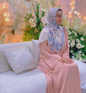 Wan Sharmila Instagram - 🌸 :)

#happyweekend